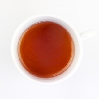 Préparation infusion chanvre sureau en tasse