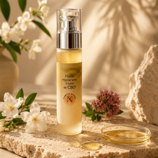 Huile régénérante CBD Plantys Natura dans une ambiance skincare premium avec jasmin, huile végétale et pierre naturelle